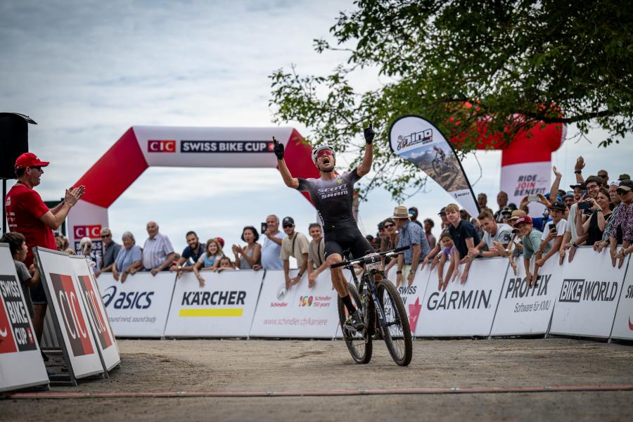 Campione Svizzero 2024
1º posto Campionati Svizzeri - CIC Swiss Bike Cup XCO - Echallens (Svizzera) - foto by @Armin M. Küstenbrück